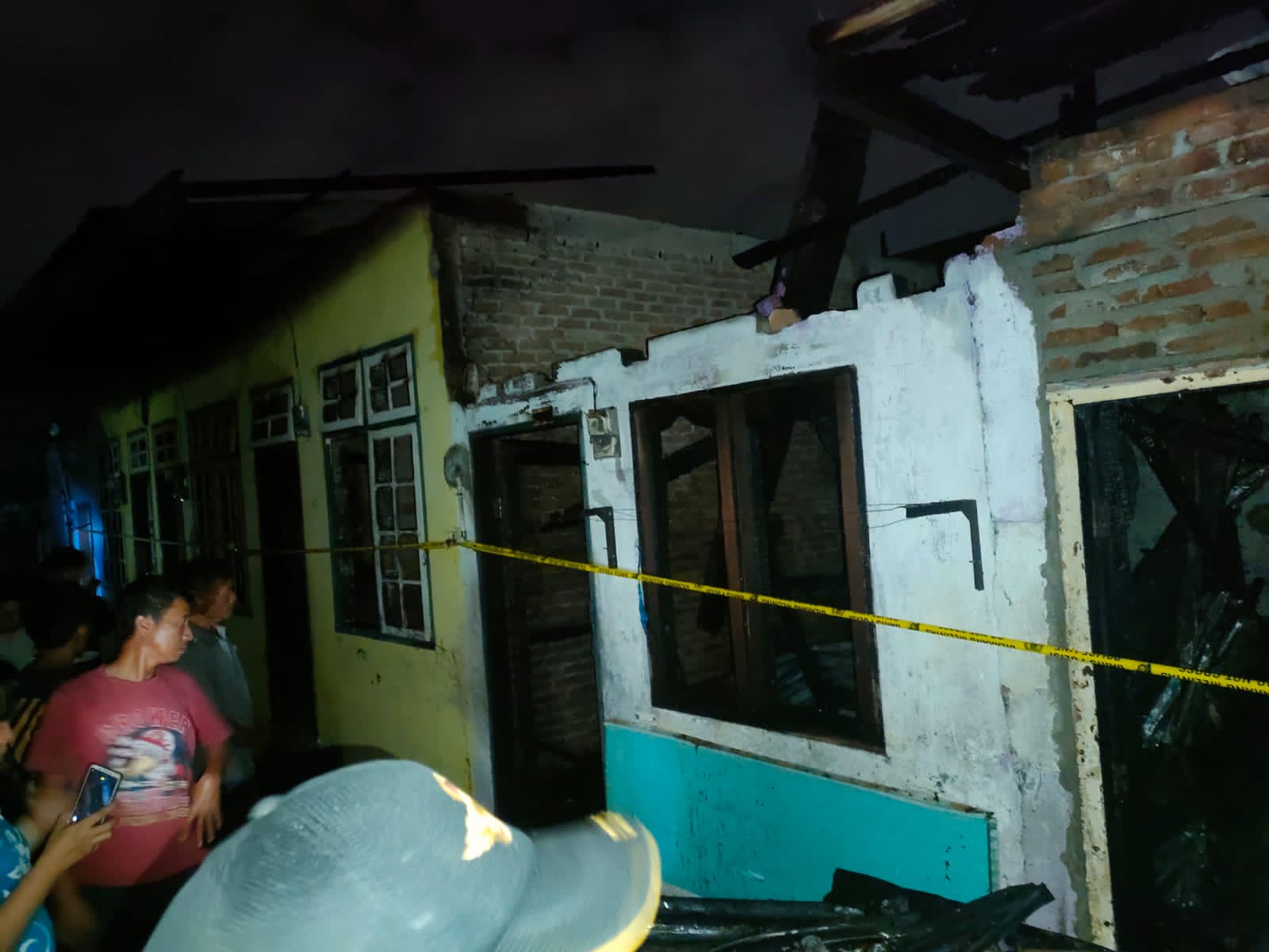 9 Rumah Terbakar, 2 Jam Api Baru Bisa Dipadamkan