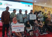 Hari Disabilitas Internasional, Pertamina Patra Niaga Regional Sumbagut Serahkan Bantuan Kursi Roda