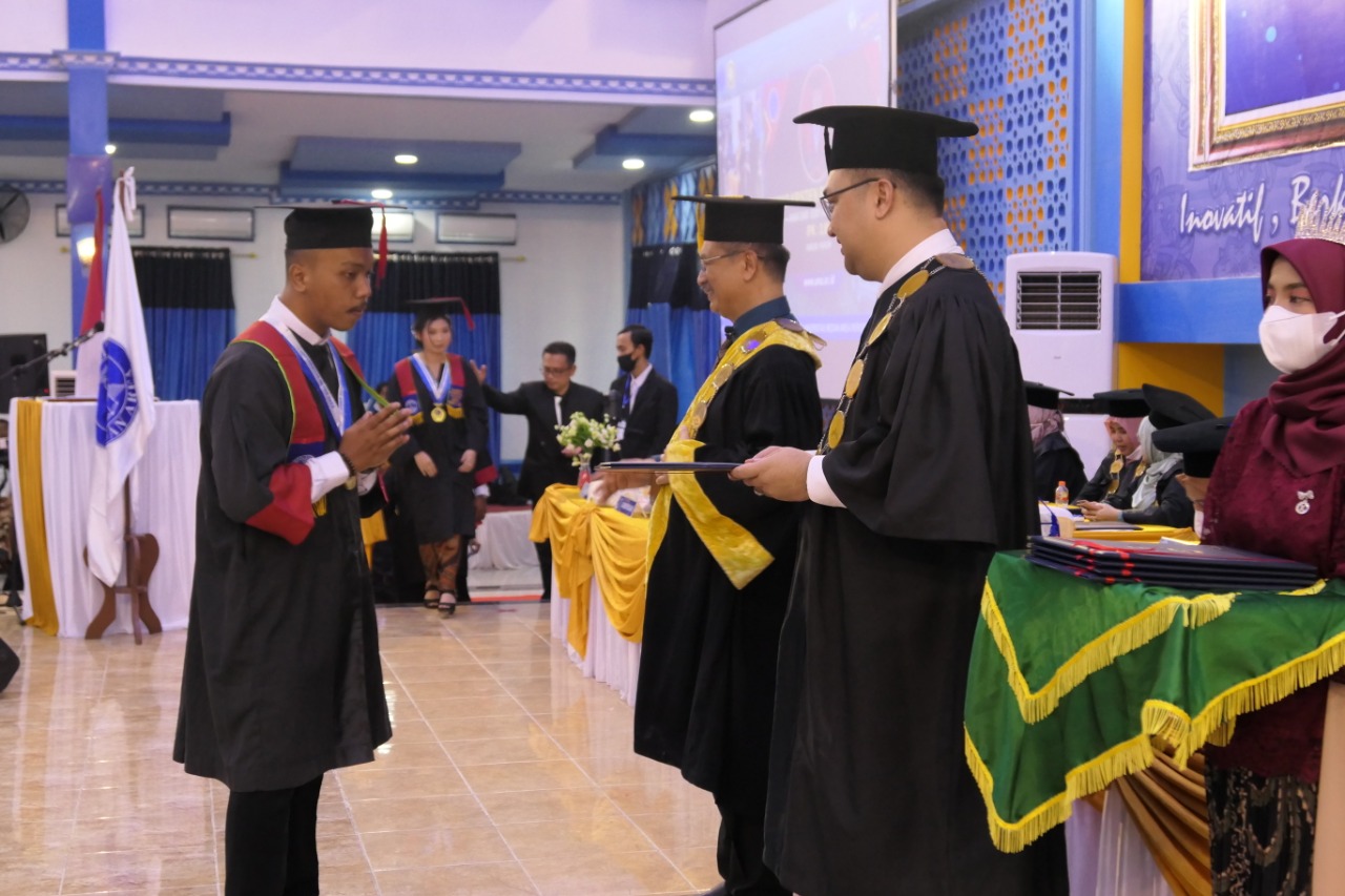 UMA Wisuda 1.152 Sarjana Baru