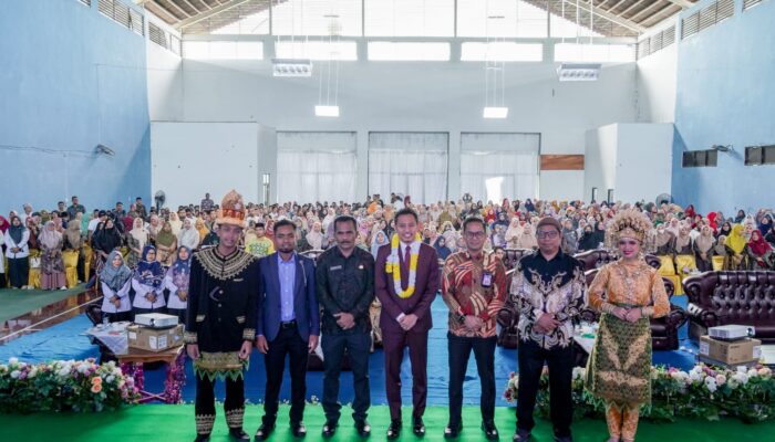 Syafii Efendi Motivasi 1000 Guru di Nagan Raya