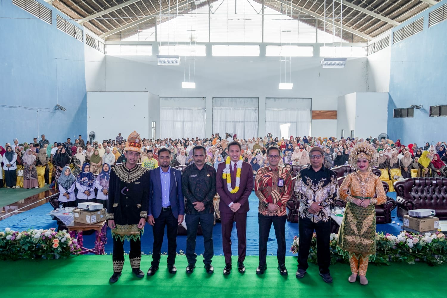 Syafii Efendi Motivasi 1000 Guru di Nagan Raya
