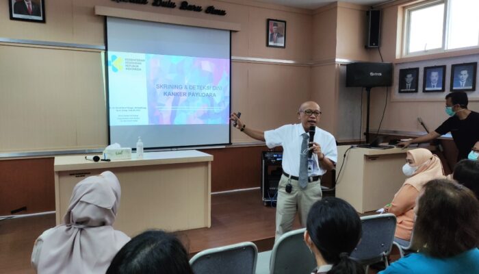 45 Pegawai Perempuan dan Istri Pegawai Jalan Skrining Kanker Payudara Dan Leher Rahim