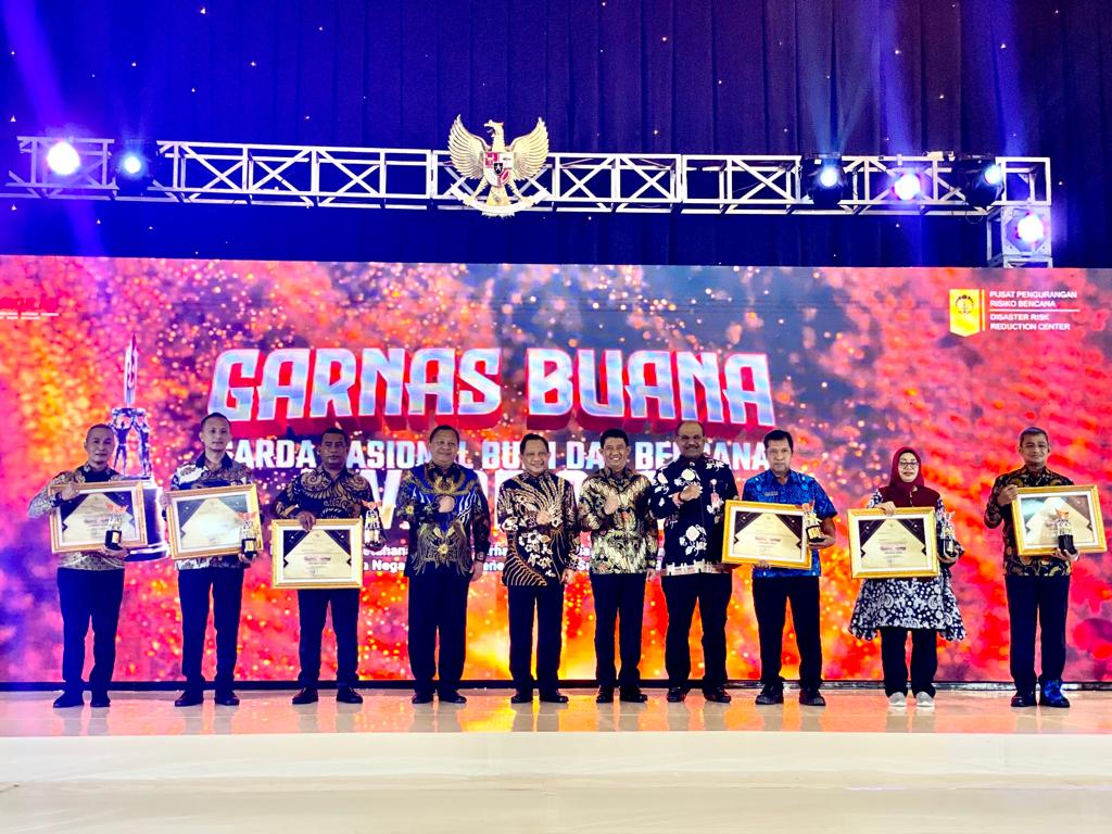 Kota Medan Dianugerahi Dua Penghargaan Garnas Buana Awards