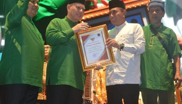 Gubsu Beri Penghargaan<br>Kepada Pencipta Lagu Panggilan Jihad