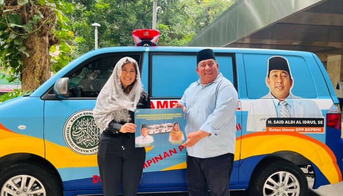 Ketua Komisi 1 DPR Meutya Hafid Sumbang Ambulance Untuk BKPRMI Bantu Korban Bencana Alam