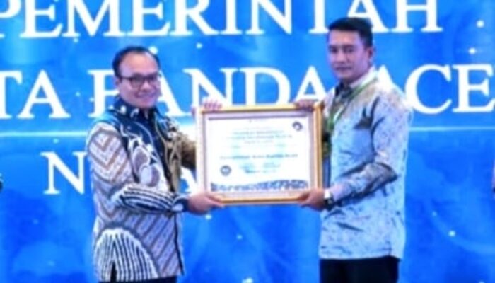 <em>Pemko Banda Aceh Raih Penghargaan Pelayanan Publik Terbaik dari Ombudsman RI</em>