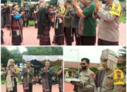 Kapolres Toba Terharu Dipakaikan Bulangbulang