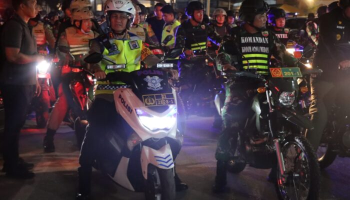 Kapolrestabes Medan Patroli Skala Besar di Malam Natal dalam Rangka Ops Lilin Toba 2022