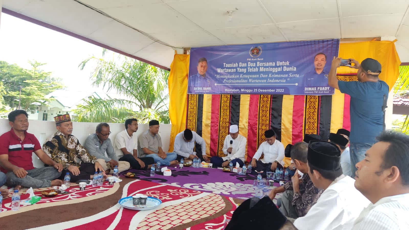 PWI Aceh Barat Zikir Bersama Untuk Wartawan Korban Tsunami PWI Aceh Barat Zikir Bersama Untuk Wartawan Korban Tsunami