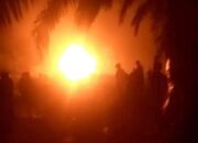 Mobil Pengangkut Minyak Mentah Terbakar