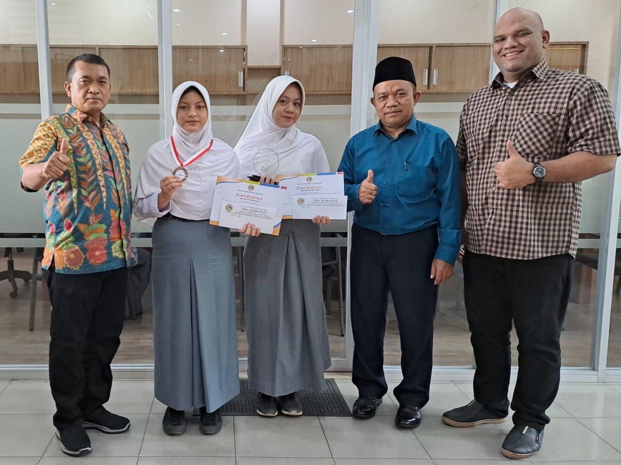 Siswa SMA Harapan Medan Juara Lomba Cipta Baca Puisi Dan Panahan