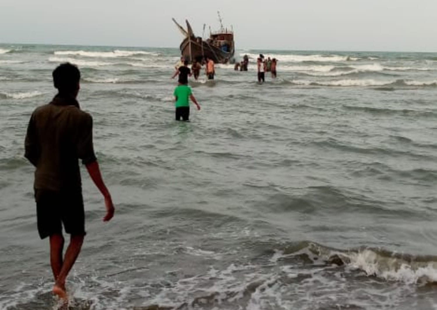 60 Imigran Rohingya Terdampar Di Pidie 60 Imigran Rohingya Terdampar Di Pidie