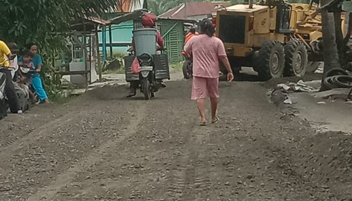 Jalan Pantai Cermin Proses Finishing, Azmi Yuli Apresiasi Pemprovsu