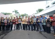 PLN Raih 15 Penghargaan Proper Emas dan CEO Green Leadership Utama