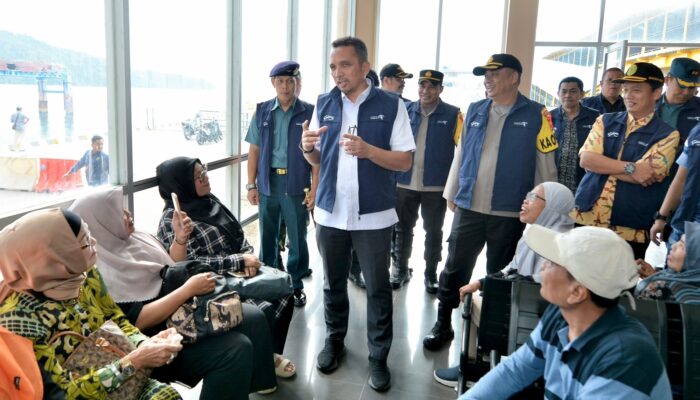 Tinjau Posko Nataru, Pj Wali Kota Sabang Optimis Pelayanan Pelabuhan Lancar