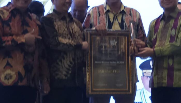 Ketua PAN Sumut Ahmad Fauzan Daulay Terima Penghargaan ‘Sahabat Pers’ dari SPS