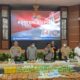 KAPOLDA Sumut Irjen Pol. Panca Putra Simanjuntak memberikan keterangan pers akhir tahun di aula Tribrata Mapolda Sumut, Jumat (30/12) sore. Waspada/gito ap