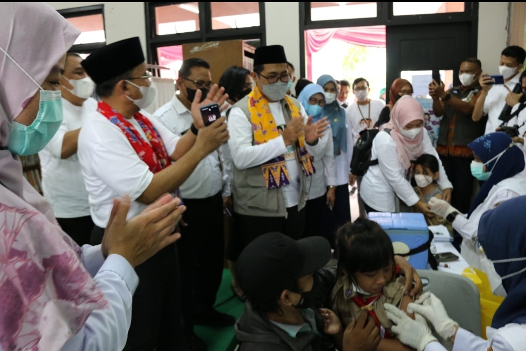 100 Siswa SD di Jakarta Dapat Imunisasi Lengkap