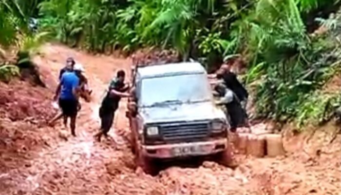Warga Lima Desa Rantobaek Tersiksa