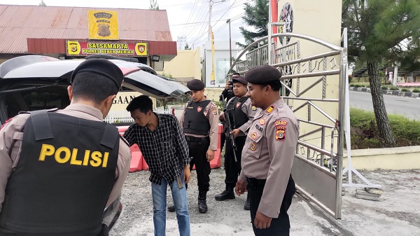 Pengamanan Pintu Masuk Polres Bener Meriah Diperketat Pengamanan Pintu Masuk Polres Bener Meriah Diperketat