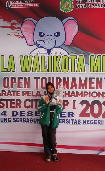 Siswa SMP Al Razy Sinar Harapan Raih Juara Sketsa Dan Karate Siswa SMP Al Razy Sinar Harapan Raih Juara Sketsa Dan Karate