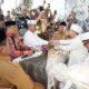 Wartawan senior Harian Waspada Nurkarim Nehe SE, M.SP saat menjadi wali saat akad nikah putri keduanya dengan mempelai pria Dendi Gunawan, S.I.Kom , dengan saksi Bupati Asahan H.Surya B.Sc, dan Wakil Bupati Taufik Zainal Abidin Siregar. Waspada/Sapriadi