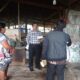 Kadis Pertanian dan Peternakan Kabupaten Karo Melakukan Pengecekan Ke Peternakan Babi untuk mensosialisasikan Antisipasi Virus ASF. Waspada/Tio Bukit