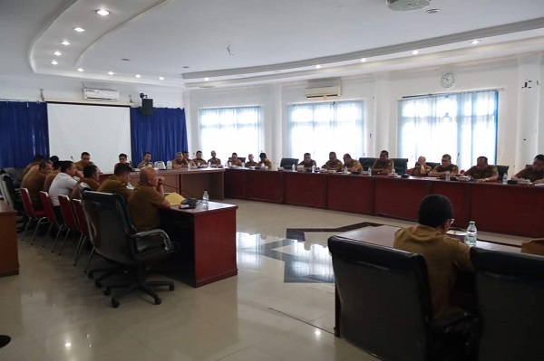 Bupati Pimpin Rapat Evaluasi Penyerapan Anggaran Bupati Pimpin Rapat Evaluasi Penyerapan Anggaran