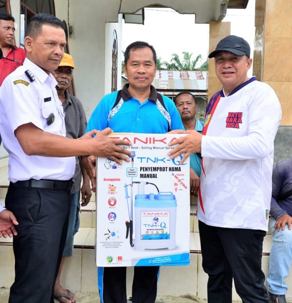 Bupati Zahir Gerakkan Masyarakat Gotong Royong Bupati Zahir Gerakkan Masyarakat Gotong Royong