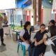 Kapolres Simalungun diwakili Wakapolres, Kompol Efianto saat meninjau kegiatan bakti kesehatan vaksinasi massal Booster 1 dan 2 bertempat di Lapangan Open Stage Pagoda Kelurahan Parapat, Kecamatan Girsang Sipanganbolon, Kabupaten Simalungun. Rabu (30/11).(Waspada/ist).