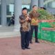 Kepala Dinas Dikbud Agara, Zulkifli saat menyampaikan amanatnya dalam pelaksaan apel gabungan. Waspada/Ist