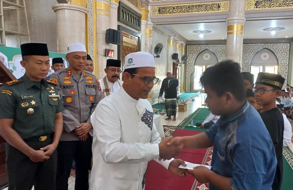 Gema Shalawat Warnai Peringatan Maulid Di Aceh Timur Gema Shalawat Warnai Peringatan Maulid Di Aceh Timur