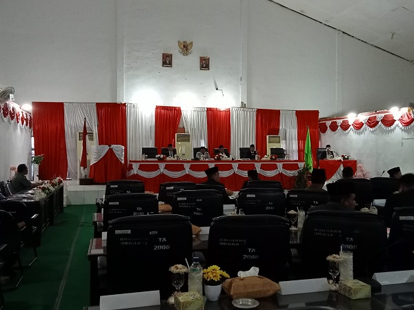 Rapat Paripurna penyampaian/ penyerahan dan penetapan Ranperda APBD Palas TA 2023 kembali gagal. Rabu (7/12) (Waspada/Muhammad Satio)