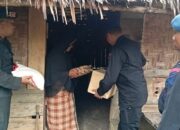 Brimob Salurkan Bantuan Kuam Dhuafa