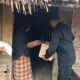 Danki 2 Batalyon B Pelopor Aramiah AKP Zulfikar, SH, MH, saat menyalurkan bantuan kepada warga di Gampong Paya Ketenggar, Kecamatan Manyak Payed, Kebupaten Aceh Tamiang, Jumat (9/12). Waspada/Ist