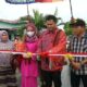 Wabup Sergai H. Adlin Tambunan meresmikan ruas jalan tipe hotmix sepanjang 2.339 M dan rehabilitasi jembatan di Dusun II, Desa Dame, Kecamatan Dolok Masihul.Waspada/ist