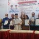 Kadis Pendidikan Sumut,Dr. Asren Nasution bersama Kacabdis Medan Selatan,R. Zuhri Bintang,Kepala SMKN 1 Medan May Gloria Sabrina Meilala SPd,MM dan pihak DUDI usai MoU di SMKN 1,Senin (12/12). Waspada/Anum Saskia