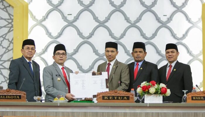 Seluruh Fraksi DPRK Banda Aceh Terima R-APBK Menjadi Qanun APBK 2023