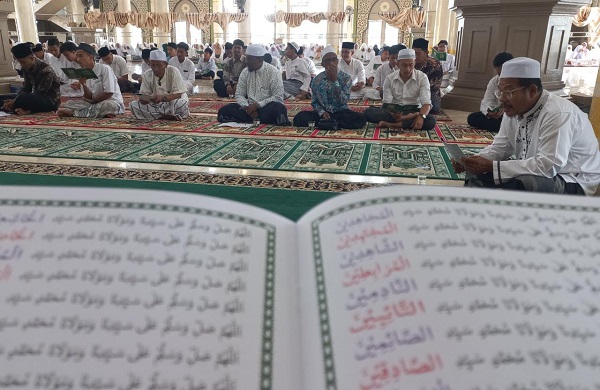 Gema Shalawat Warnai Peringatan Maulid Di Aceh Timur