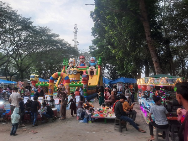 Sekejap Di Alun-alun Amir Hamzah