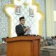 Ketua fraksi PPP-PA Ilmiza Sa'aduddin Djamal sedang menyampaikan pendapat akhir fraksinya dalam sidang paripurna tentang R APBK 2023 digedung Dprk Banda Aceh, Rabu (30/11/22). (Waspada/T.Mansursyah)