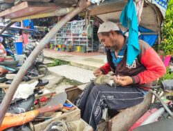 Mahyidin, Nasib Tukang Sol Sepatu Tak Tersentuh Bantuan
