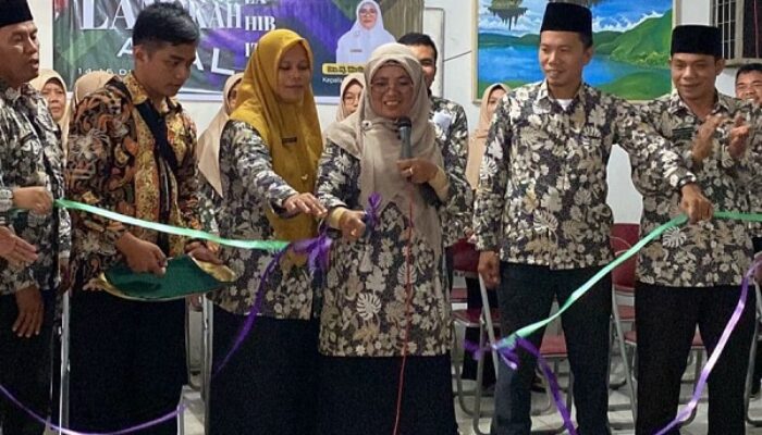 MAN 1 Padangsidimpuan Gelar Pameran Seni Lukis Karya Siswa