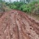 Akses jalan Sinunukan-Simpangnunur, Kec. Rantobaik, Kec. Mandailing Natal, dibiarkan hancur lebur. Adakah CSR tersalur ke sini? Waspada.id/dok