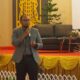 Manager PLN UP3 Langsa, Andi Seno Hendriatmoko, saat memberikan sambutan dalam forum keselamatan ketenagalistrikan bersama OPD Pemko Langsa, di Aula setempat, Kamis (1/12). Waspada/Rapian