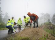 Polantas Lhokseumawe Tumpukkan Tanah Di Jalan Gunung Salak