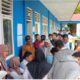 Registrasi peserta calon anggota PPK Kecamatan Kualuh hulu saat ujian CAT di ruang laboratorium komputer SMAN I Kualuh hulu. Waspada/ist