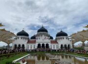 Ribuan Jamaah Shalat Jumat SambutAnies Di Masjid Raya Baiturrahman