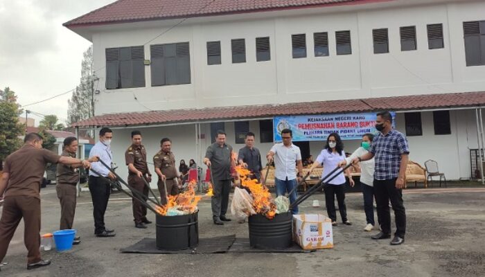 Kejari Karo Musnahkan Barang Bukti Periode Oktober Sampai Desember
