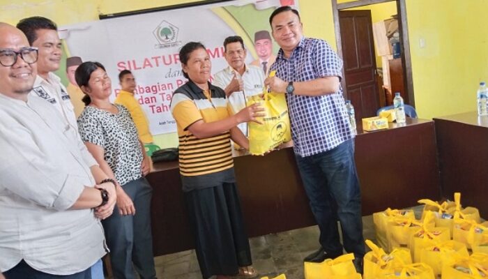 Salim Fakhry Salurkan 3.800 Paket Nataru Di Agara